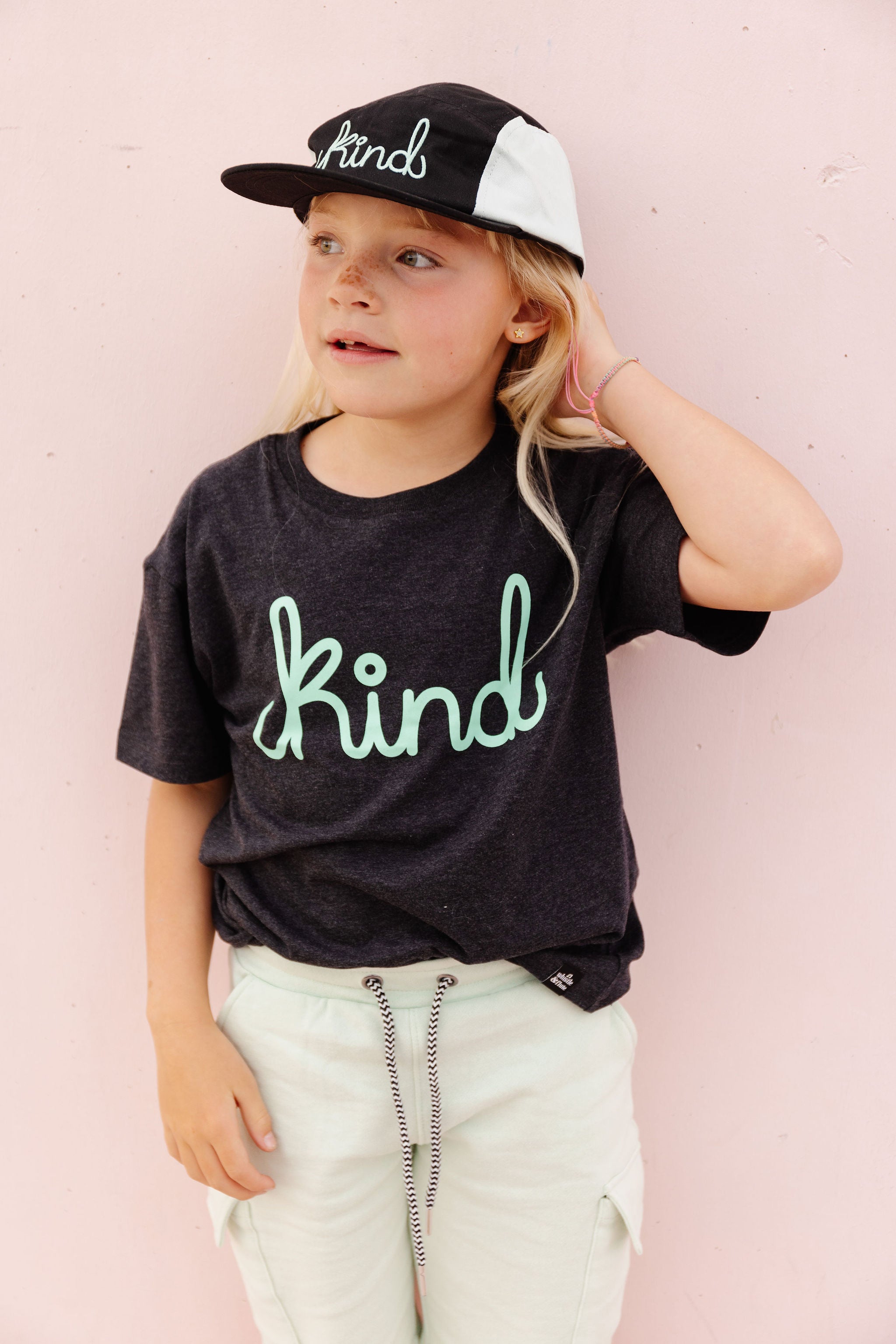 Kind Bundle (T + hat)
