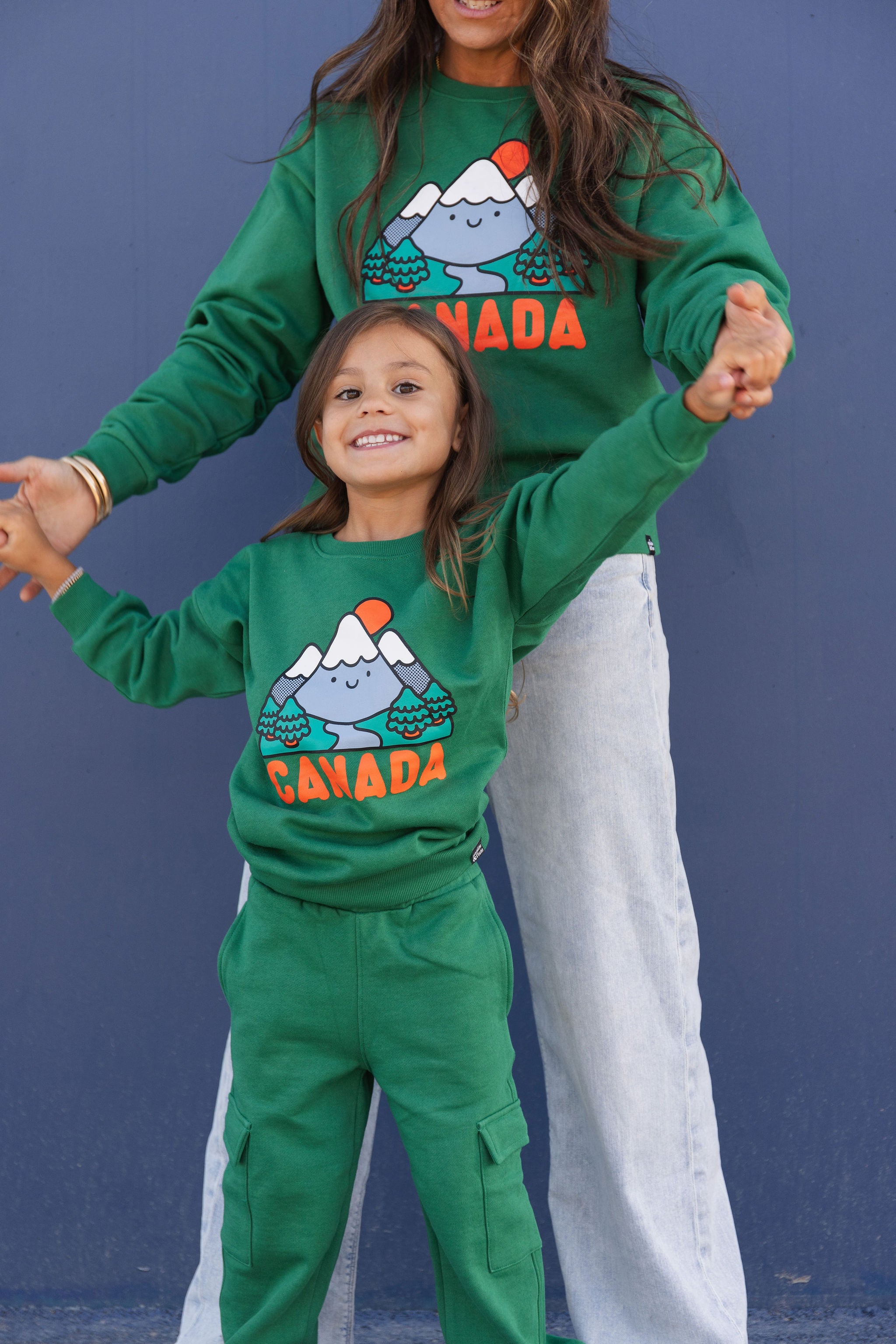 Kawaii Mountains CANADA Sweatshirt - Forest