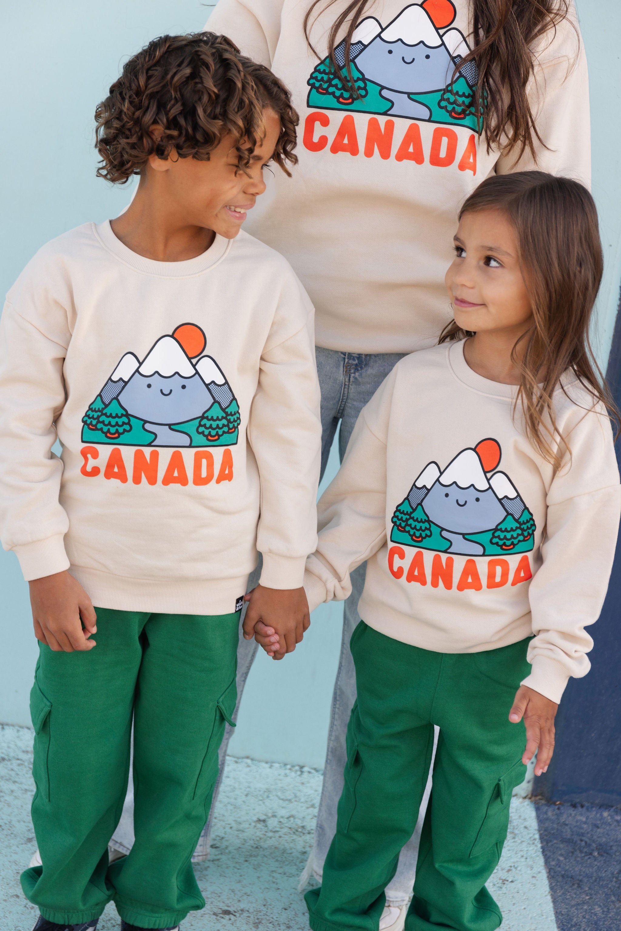 Kawaii Mountains CANADA Sweatshirt - Natural